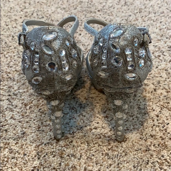 Gianni Bini platform shoes - Picture 3 of 5